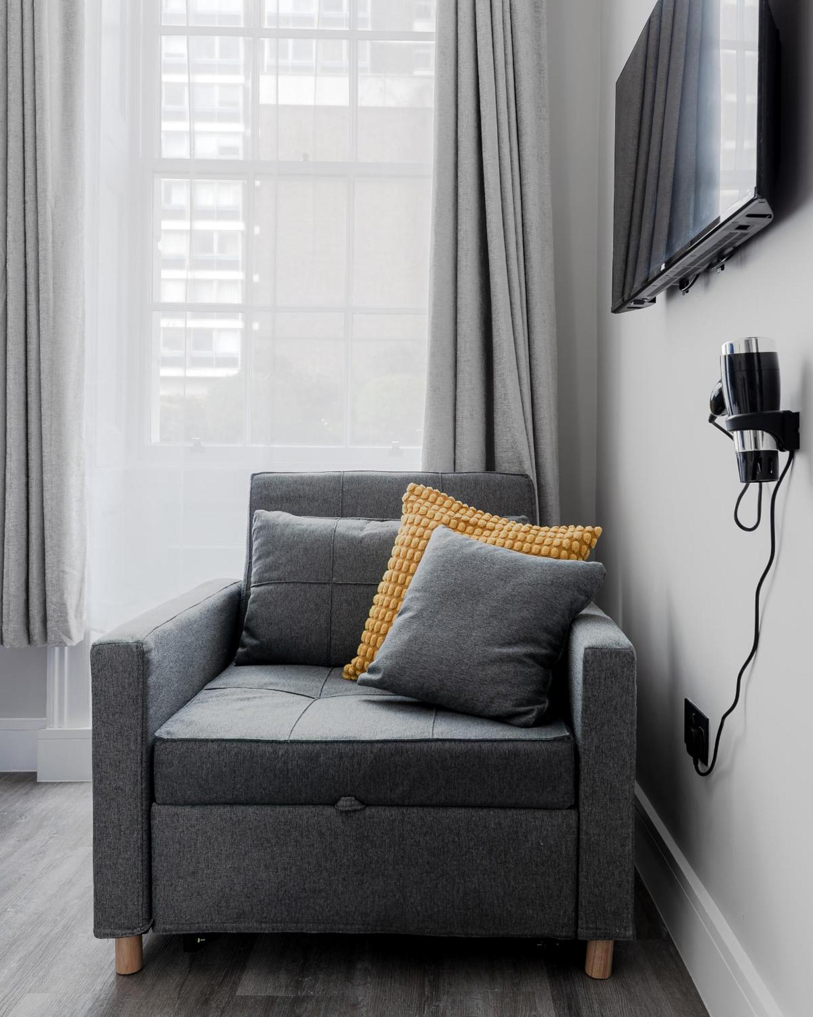 London Central Studios Екстериор снимка